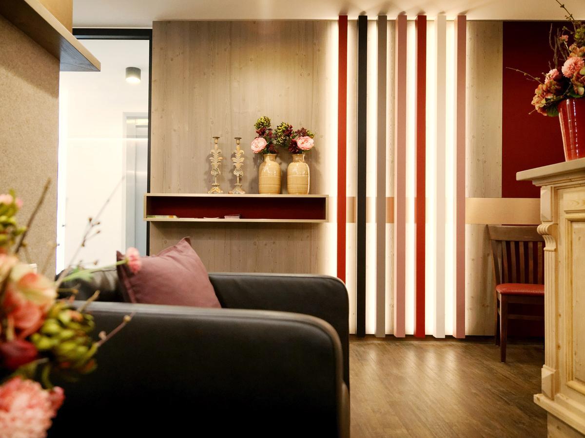 Stadthotel Kachelofen ครุมบาค ภายนอก รูปภาพ